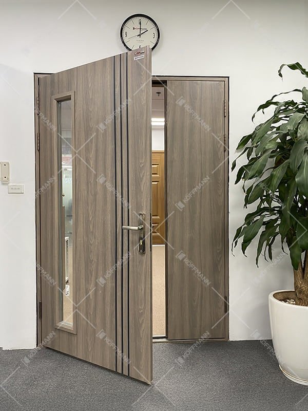 Cửa thép vân gỗ Koffmann KG-21.08.K 2 cánh tại Bến Tre