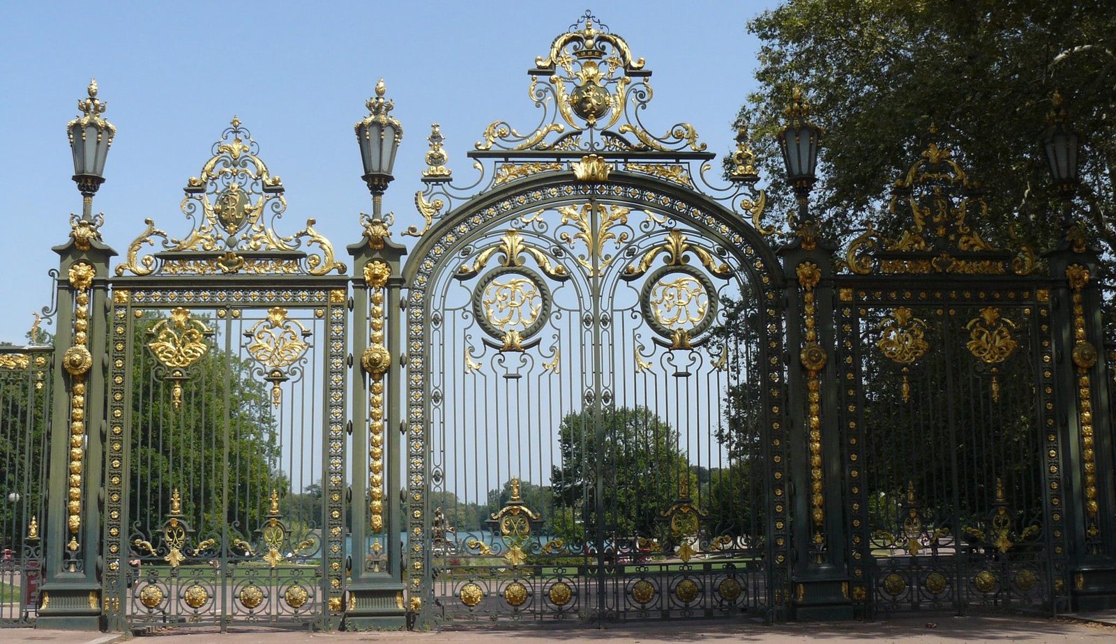 Phong thủy sắt mỹ thuật bến tre