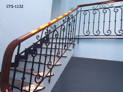 Cầu thang sắt mỹ thuật CTS-1132